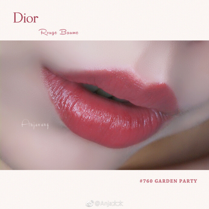 Dior Rouge Baume蓝星唇膏 -No.760 Garden Party
玫瑰调的暗豆沙色 偏冷 大气温柔～比一些粉调的嫩豆沙色略显白 很气质 较冷门的一支好看豆沙名字我也很喜欢质地很喜欢！上嘴滑溜溜的 显得唇部状态特别好 水润 涂好有膜感 滑溜清爽 可以完美包住嘴唇 显色度也完全OK 肥肠顺滑好涂[憧憬]妆效很好看 有细闪
个人觉得不挑皮 黄皮可用 显白！白皮用更显白喔～[doge]