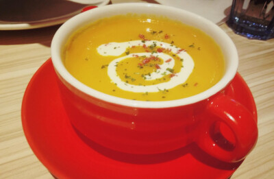 必胜客 南瓜汤很不错的 浓稠 嗯 