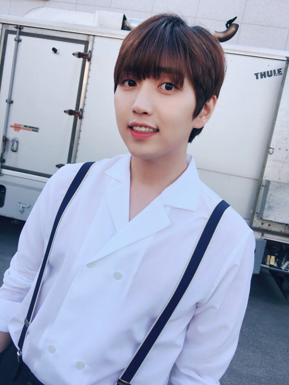 李灿多（?? SanDeul）
本名李征桓（???）
WM Entertainment（中国唱片约公司华纳）所属五人团体B1A4（血型团）主唱
1992年3月20日生，身高175，A型双鱼座，2011年4月14公开形象