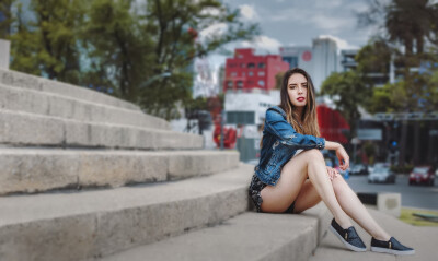 People 2048x1224 women sitting stairs women outdoors sneakers brunette depth of field jean shorts denim red lipstick portrait