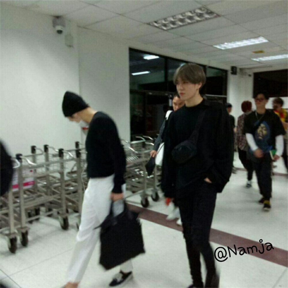 Yugyeom jinyoung Cr: logo