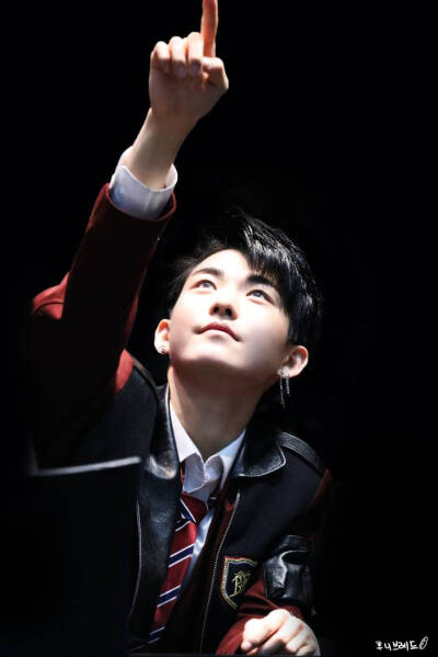 许贤俊 HWALL 小花