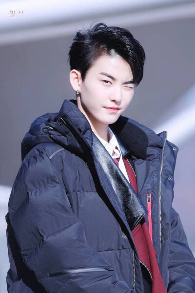 许贤俊 HWALL 小花