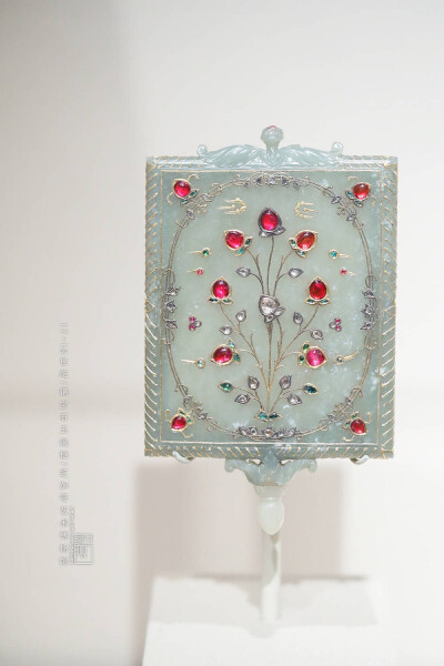 芝加哥艺术博物馆 17~18世纪 莫卧印度 镶宝石玉镜框 ​​​