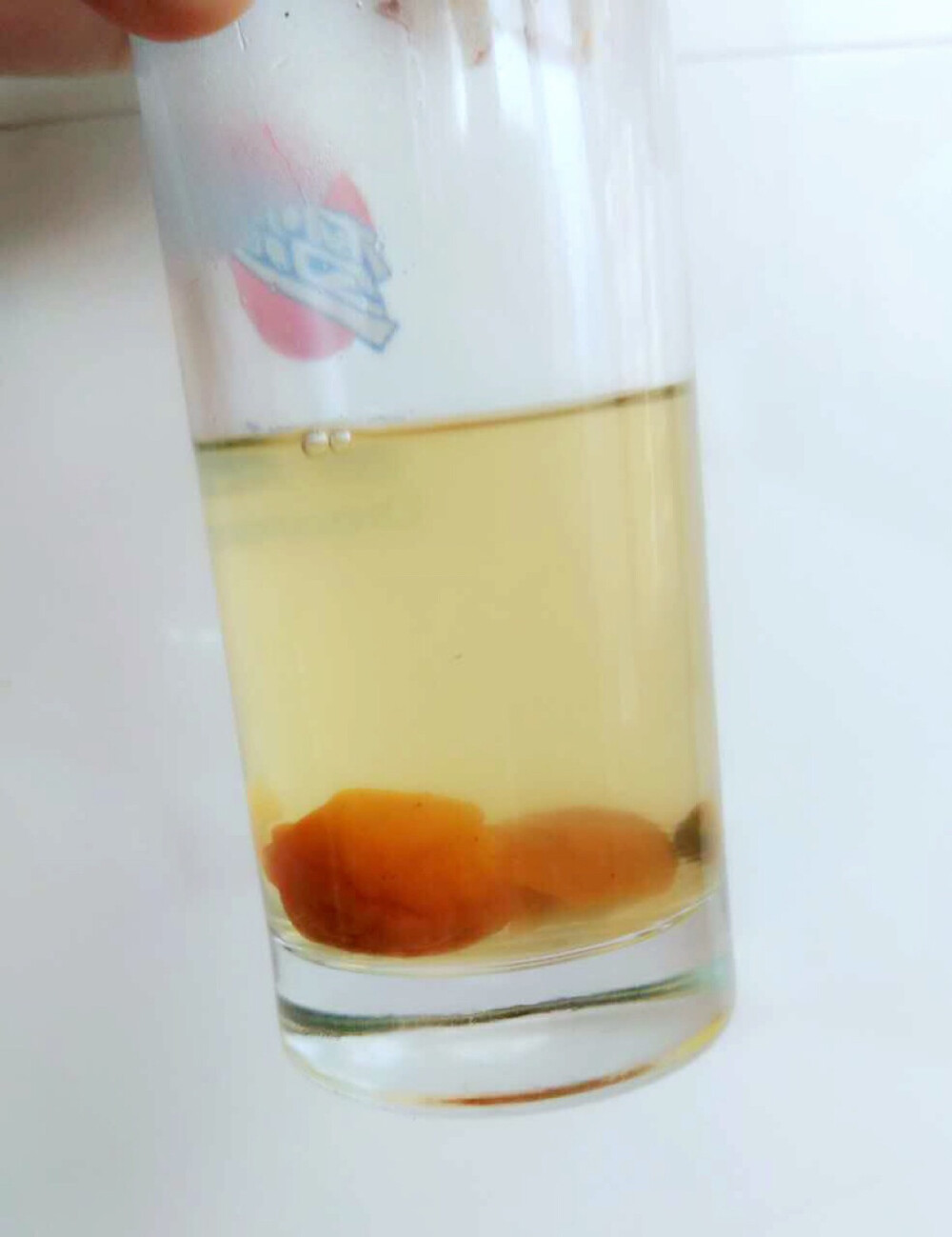 还不到一年，先捞一颗试试～
有效果的话今年接着腌[奋斗]
去年说什么来着？
这个就当嫁妆置办了[奸笑]