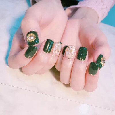 绿色