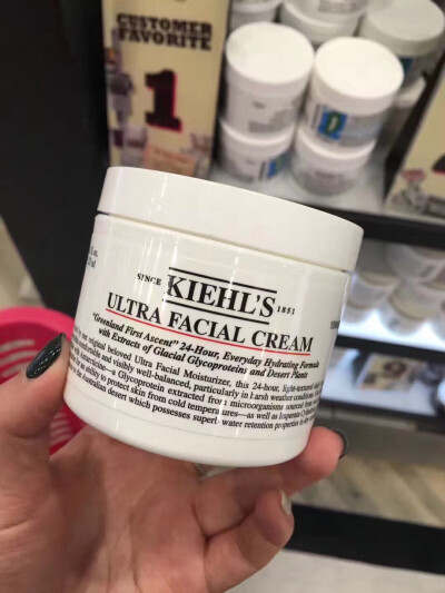 秋冬空气干燥，高保湿买起来。回购率相当高的一款！Kiehl’s科颜氏高保湿面霜，也叫kiehls契尔氏冰河蛋白特效保湿霜 萃取自南极的冷冻保护蛋白，具有防冻、抗干燥，强效的保湿功效。能锁住肌肤表面水分并吸收空气中…