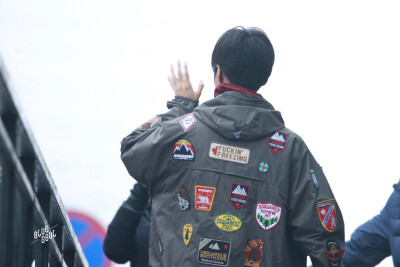 王俊凯 20171214《快乐大本营》录制上班4P