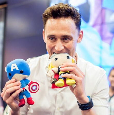 Tom Hiddleston 抖森