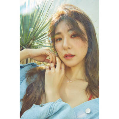 Stephanie INS 黄美英 少女时代成员 Tiffany