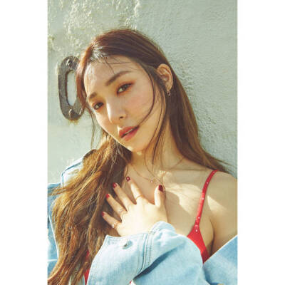 Stephanie INS 黄美英 少女时代成员 活动时期艺名为Tiffany