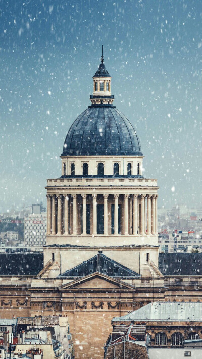 雪中巴黎
