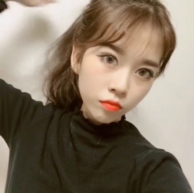 自截♡[女生头像]
图源微博@月月酱cc