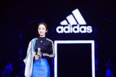 杨幂 作为Adidas Originals大中华区品牌形象代言人，出席品牌活动