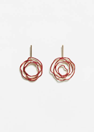 Twisted earrings | MANGO