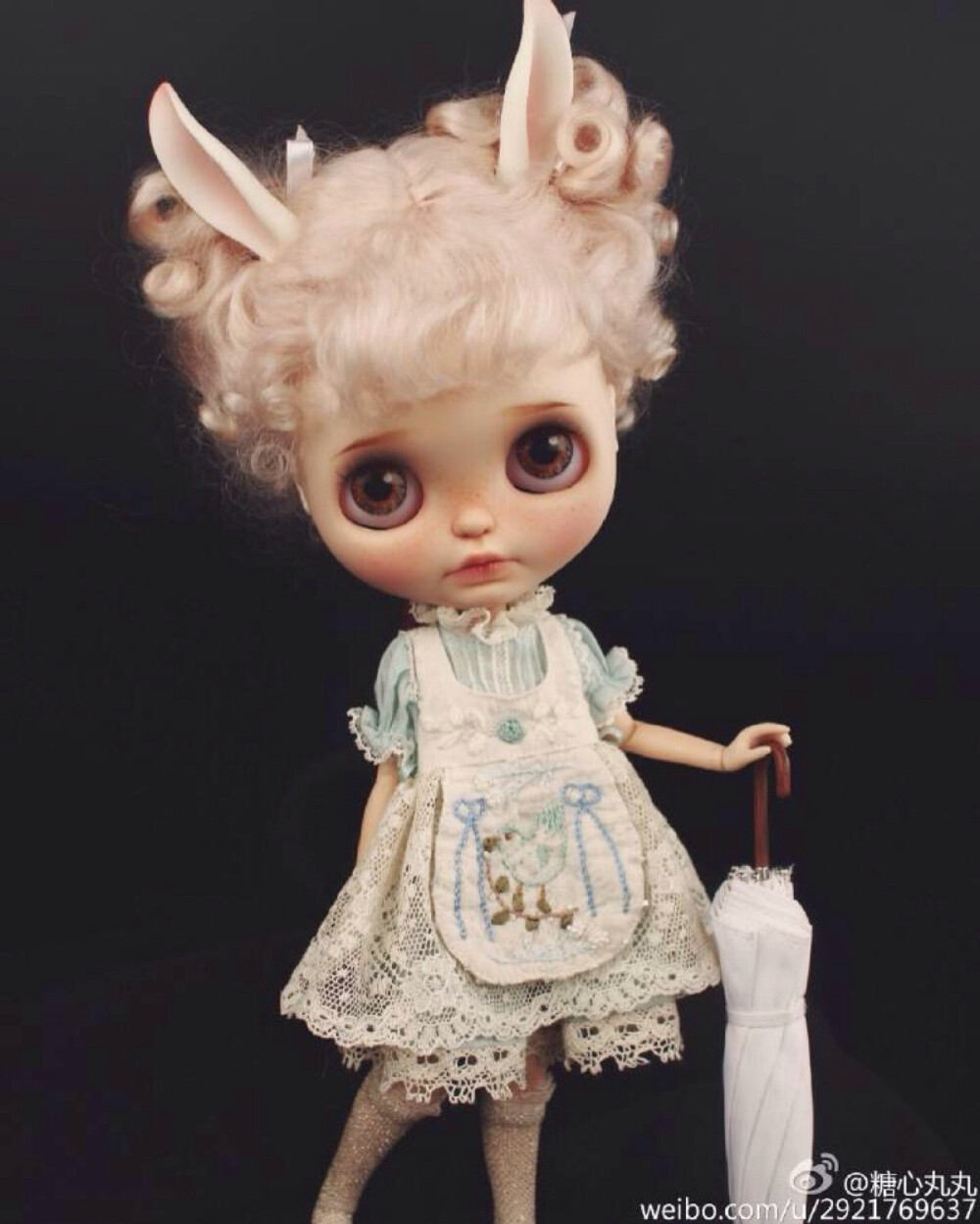 Blythe doll