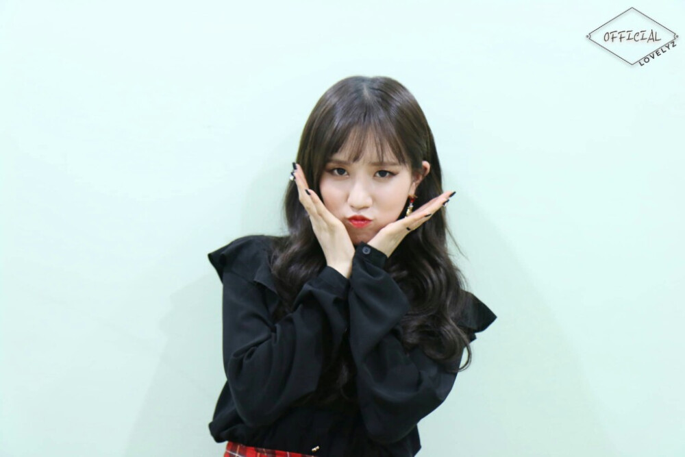 Lovelyz Jin/朴明恩