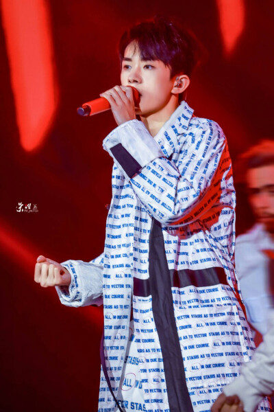 #易烊千玺 #TFBOYS 双十二口碑狂欢派对 高清 帅气