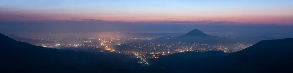 ✿如若 · 初见✿
►夜景◄
【新浪微博:高清无水印iphone萌壁纸】