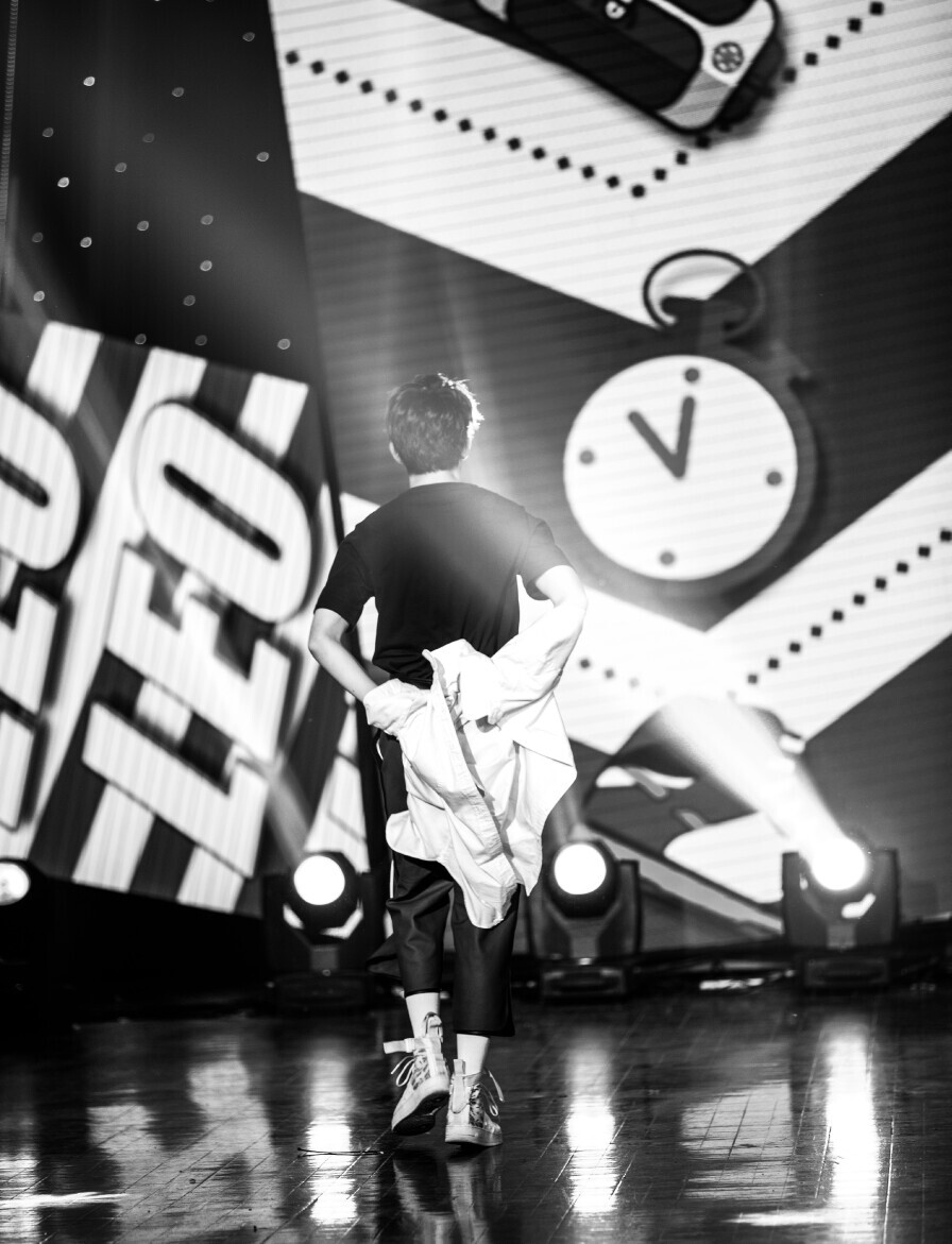 吴磊 来自微博：@吴磊工作室 成人礼 ❤最好的吴磊 171223 