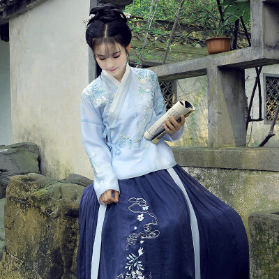 钟灵记原创【卿辞】重工刺绣汉服女袄裙交领明制非古装春夏秋大摆