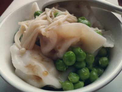 橙子Σ豌豆と金针菇...水饺_(:з」∠)_