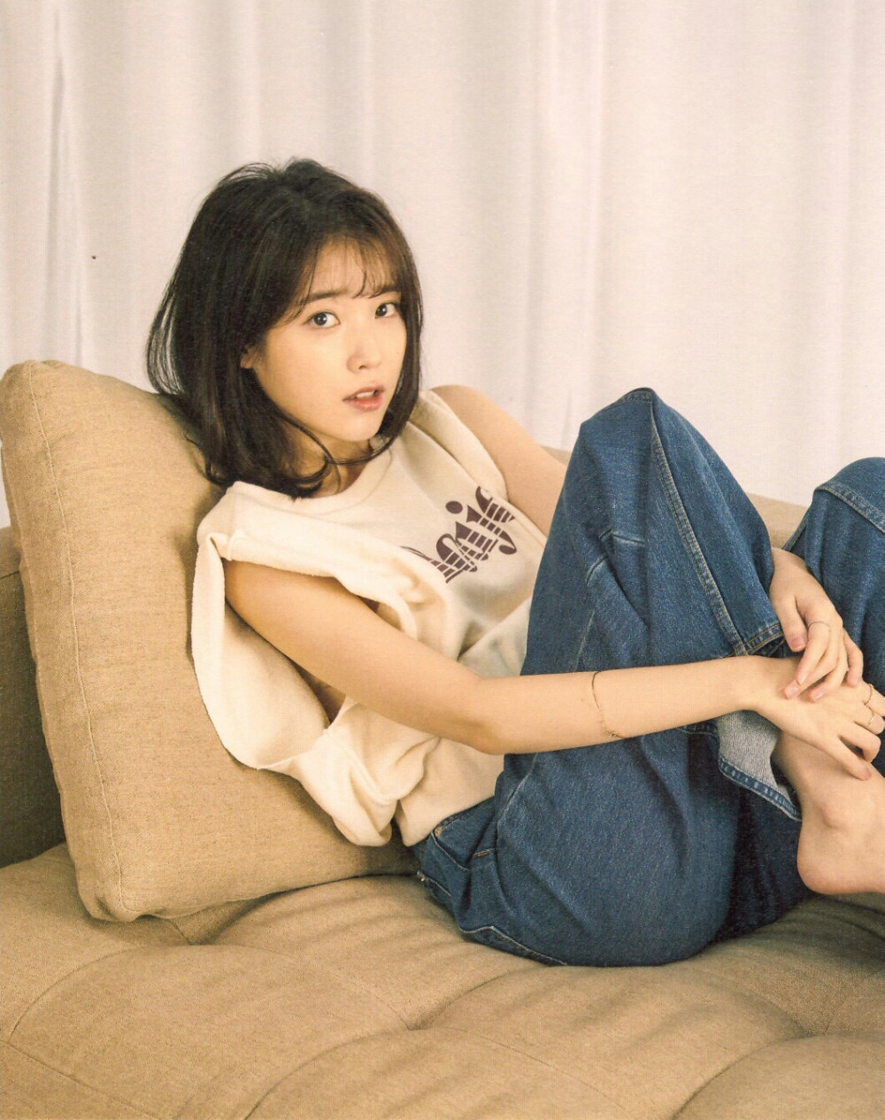 IU 李知恩 cr.jieuninus 