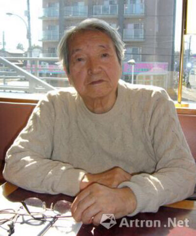 安野光雅，1926年3月20日出生于日本岛根县津和野町.从小时候起，他就梦想成为一个画家。后来，他辞去小学老师的工作，开始进行书籍设计。在松居直先生的鼓励下，他出版了自己的第一本绘本《奇妙国》，从此便活跃于写…