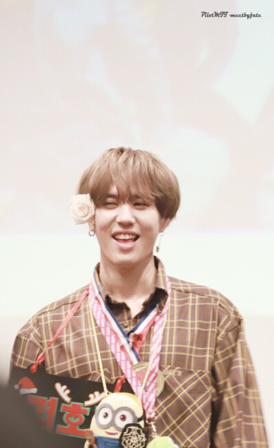 Yugyeom Cr: logo 