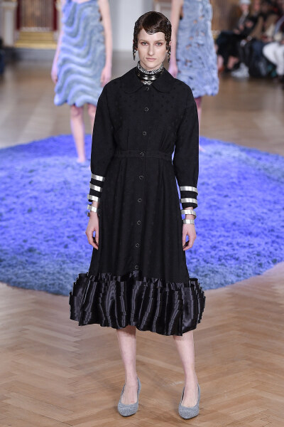 2017秋冬高级成衣
ANREALAGE