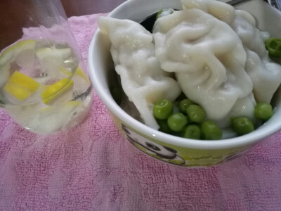 豌豆水饺ゎ柠檬汁