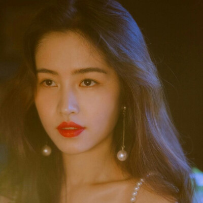 世中仙儿の
女生头像［气质］［高冷］［原宿风］