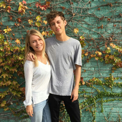 troyesivan
channeling our inner Pinterest Queens against this 'boho chic' wall ://