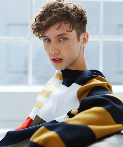 troyesivan
throwback to @outmagazine ! ️‍