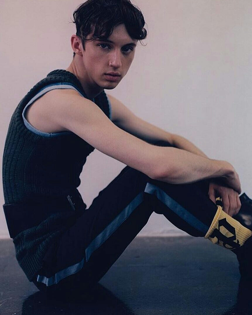 troyesivan
outtake from @i_d. shot by @leonmark20 