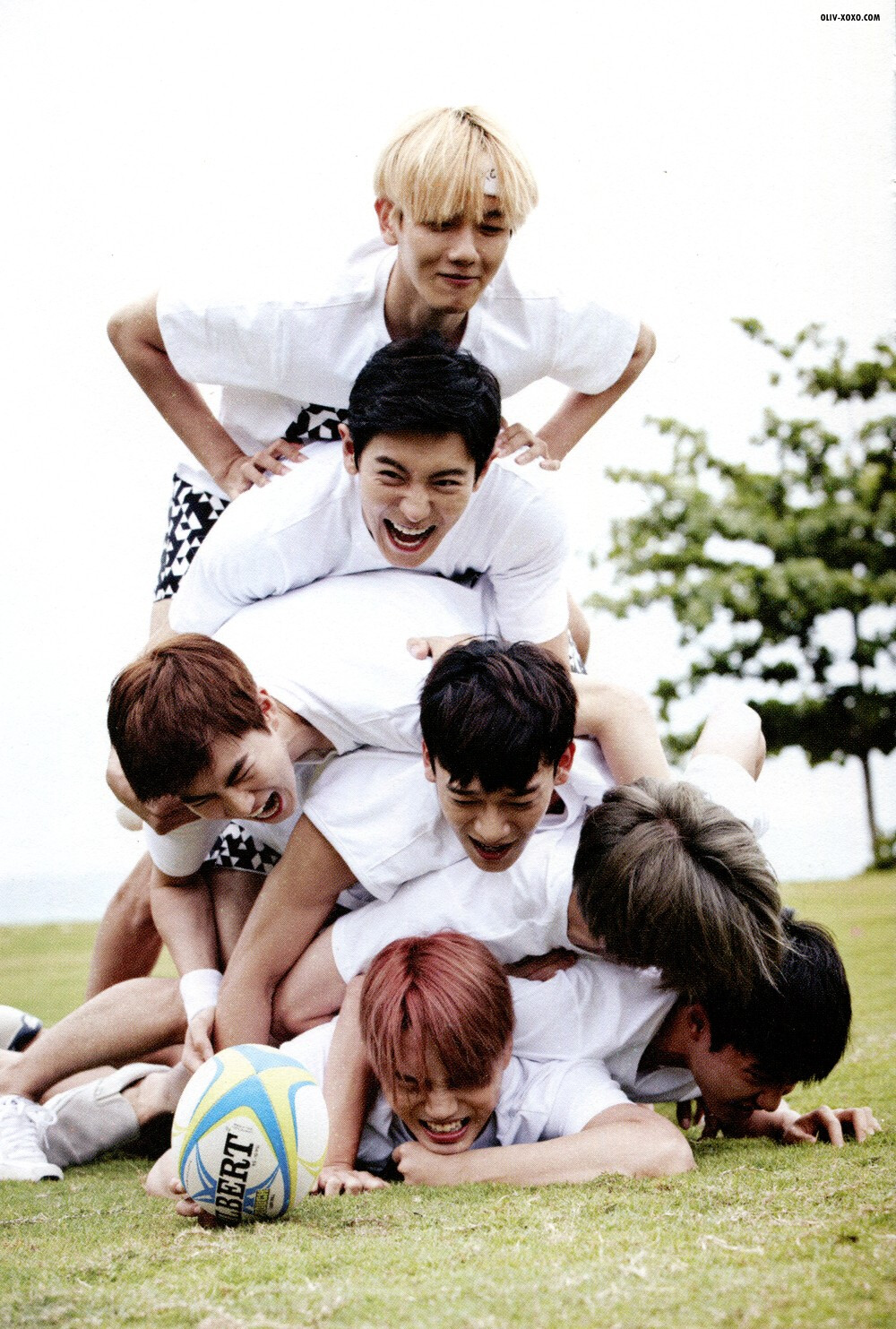 EXO 斐济写真集《Dear Happiness》 cr ：OliV_xoxo
