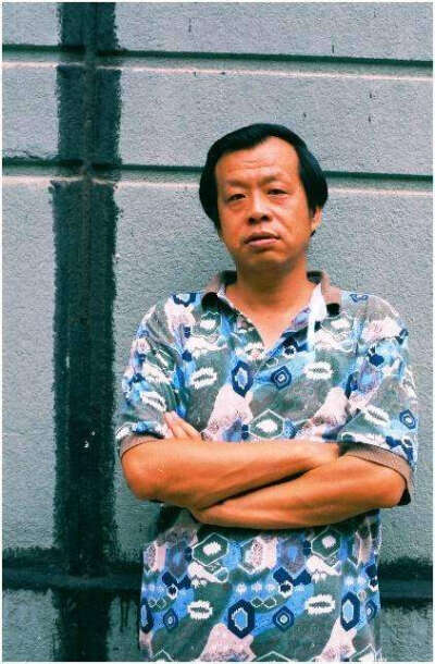 王小波（1952年5月13日-1997年4月11日），中国当代学者、作家。代表作品有《黄金时代》、《白银时代》、《青铜时代》、《黑铁时代》等。
1952年5月13日，王小波出生于北京。他先后当过知青、民办教师、工人。1978年…