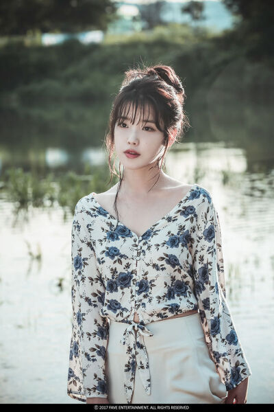 IU：第二张翻唱专辑《花书签2》