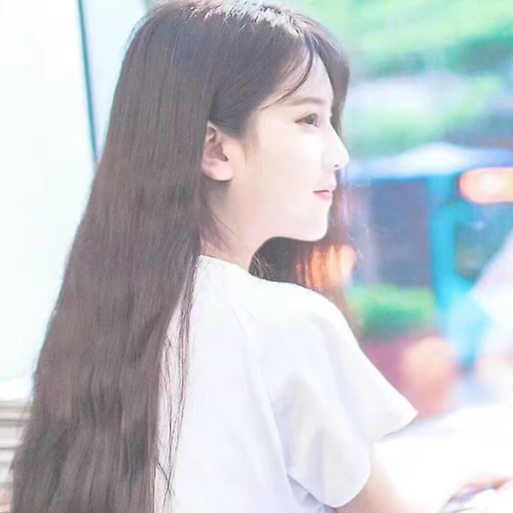 女生头像，一辈子短短几十年，我想努力抓住眼前的你