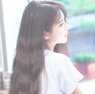 女生头像，一辈子短短几十年，我想努力抓住眼前的你