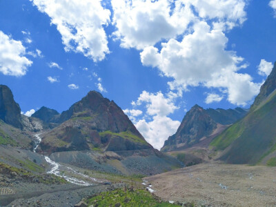 风景 壁纸 手机壁纸 新疆 风景 北疆 好看 山 水 云 蓝天