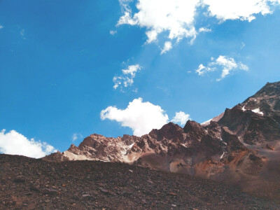 风景 壁纸 手机壁纸 新疆 风景 北疆 好看 山 水 云 蓝天