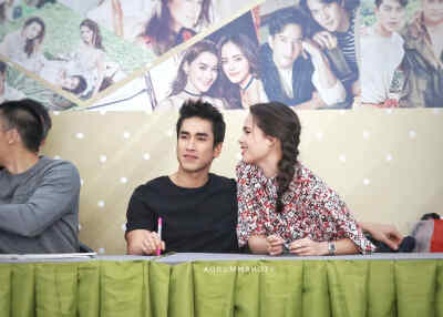 Yaya Urassaya Sperbund-Barry Nadech Kugimiya/naya