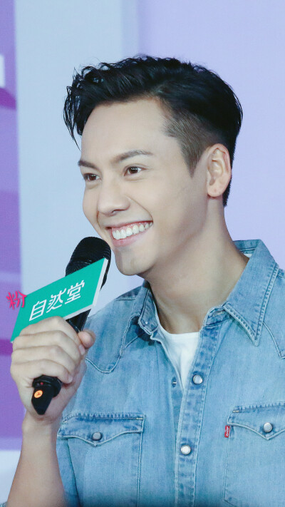 【William Chan】171108 陈伟霆喊你上课啦 CHANDO自然堂护肤代言人 二代休眠霜 995 x 1769 px (图源: 微博@香港长腿兔最可爱的粉头发饲养员 weibo.com/1393560551/FCH9l0gRG)