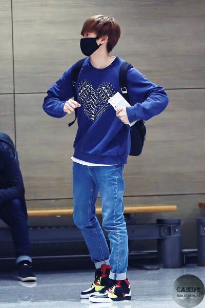 李赫宰，哥哥你是放学啦？