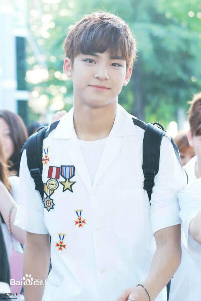 seventeen珉奎
汽水少年