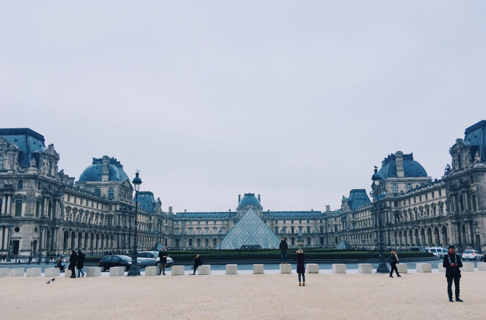 Louvre Museum 卢浮宫