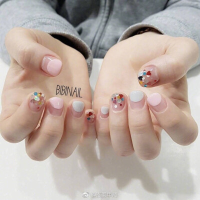 nails