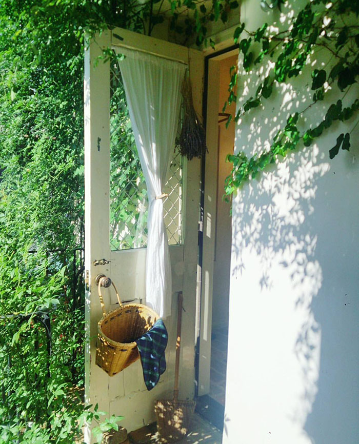 一间可爱的乡间农舍。 搜罗网