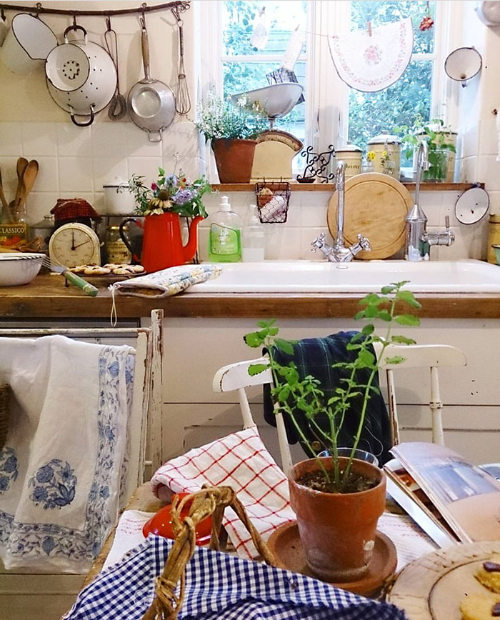 一间可爱的乡间农舍。 搜罗网